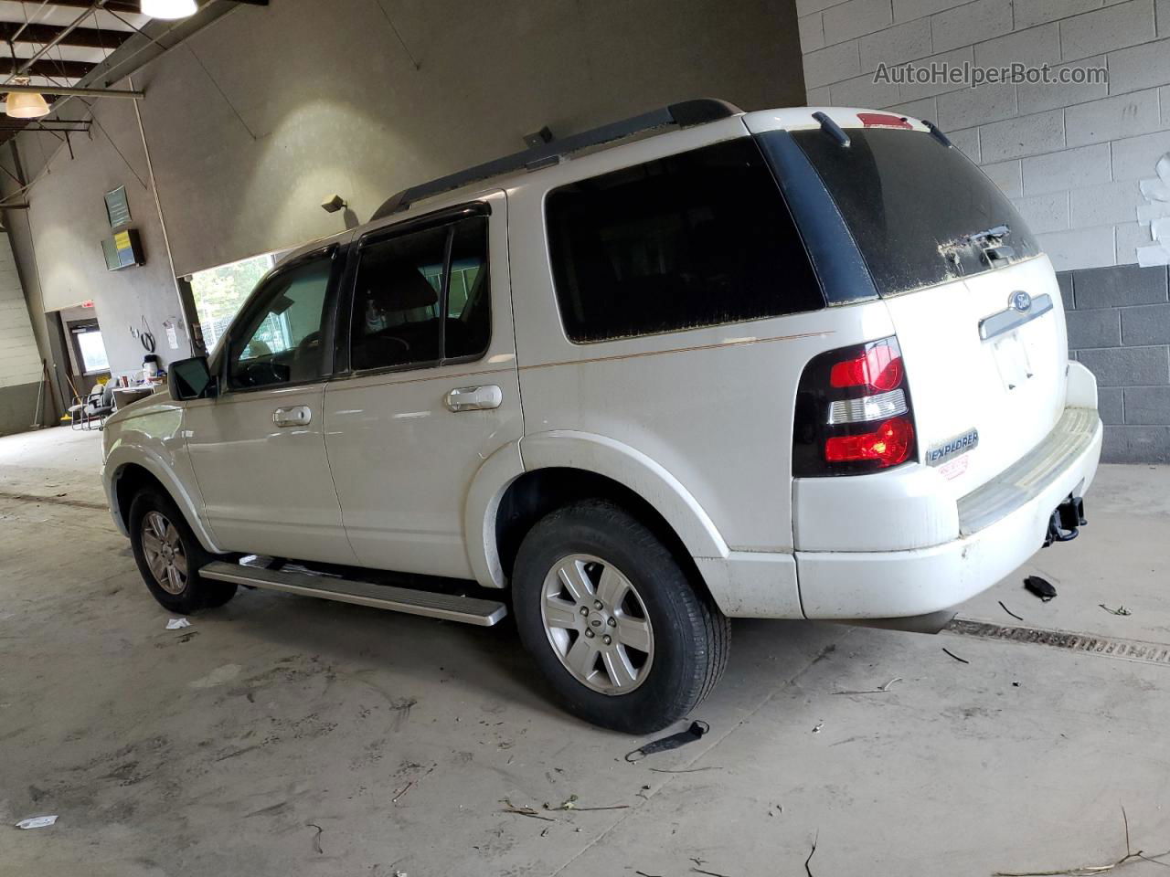 2010 Ford Explorer Xlt White vin: 1FMEU7DE7AUB14544