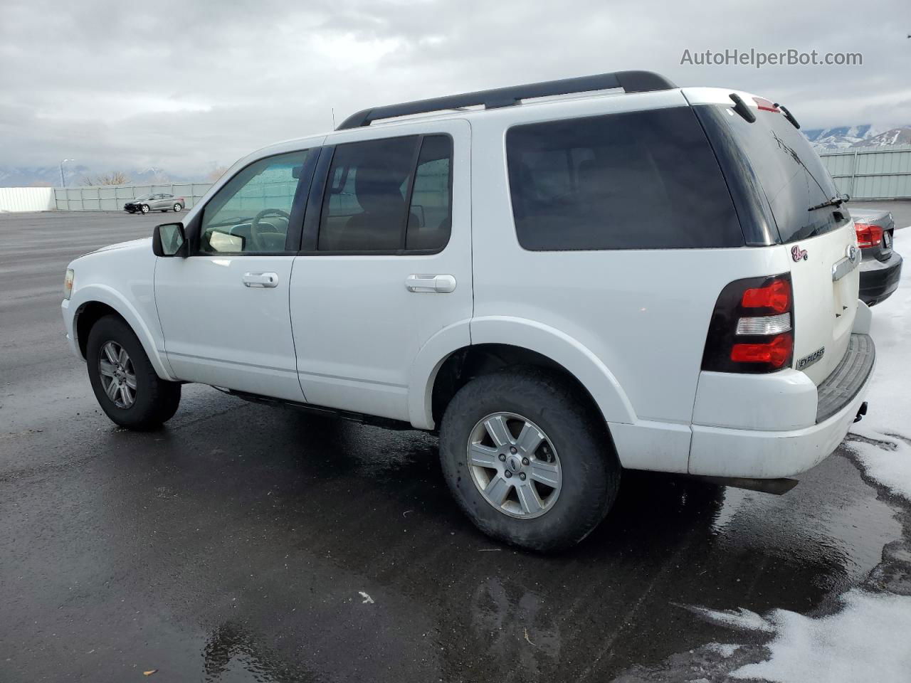 2010 Ford Explorer Xlt White vin: 1FMEU7DEXAUA90773