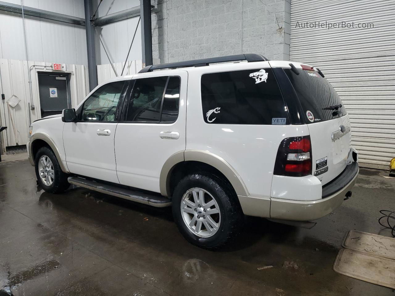 2010 Ford Explorer Eddie Bauer White vin: 1FMEU7EE6AUA39981