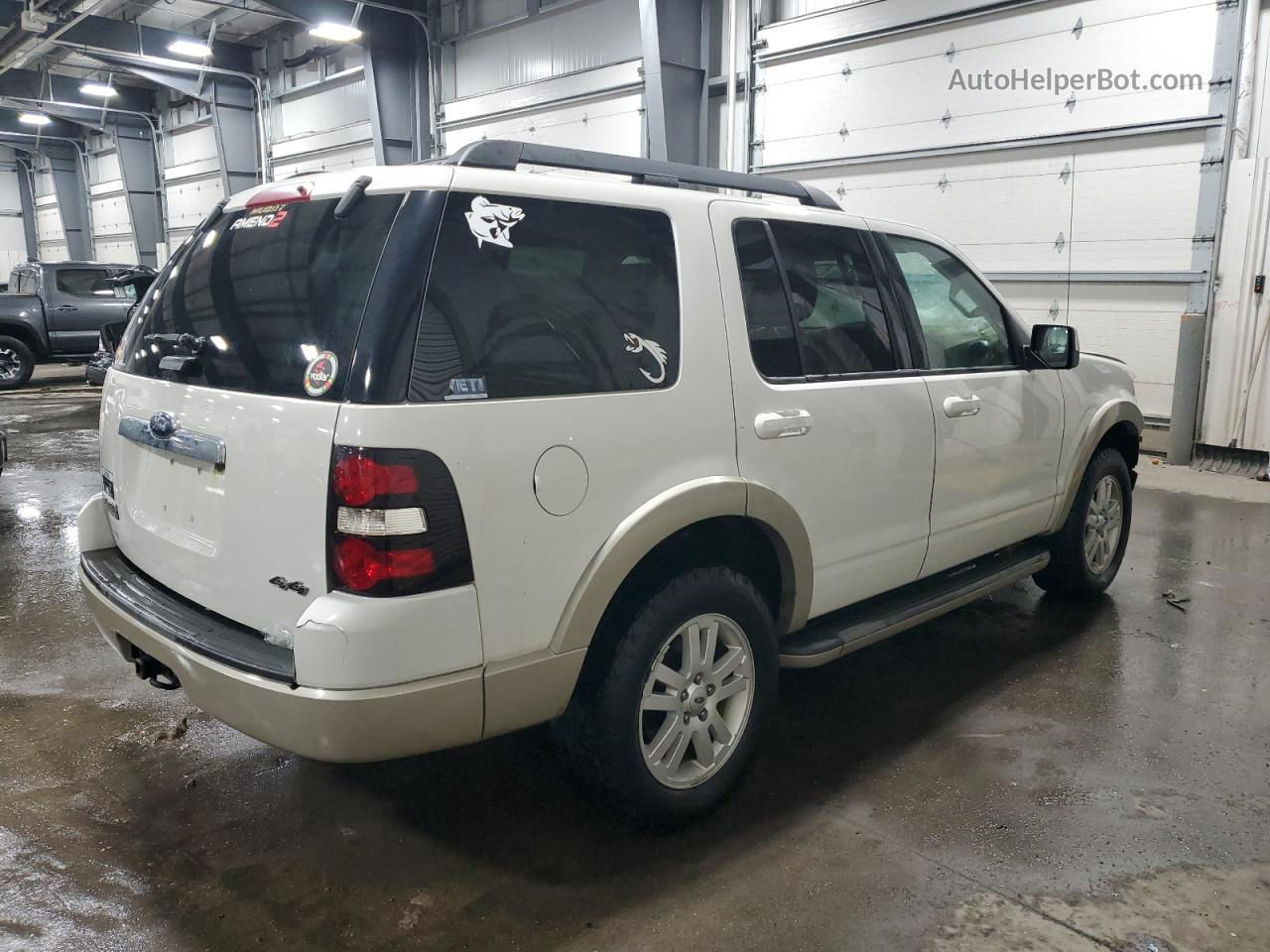 2010 Ford Explorer Eddie Bauer White vin: 1FMEU7EE6AUA39981