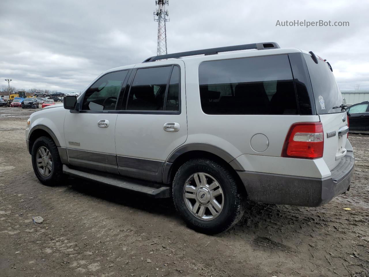 2007 Ford Expedition Xlt White vin: 1FMFU16507LA91539