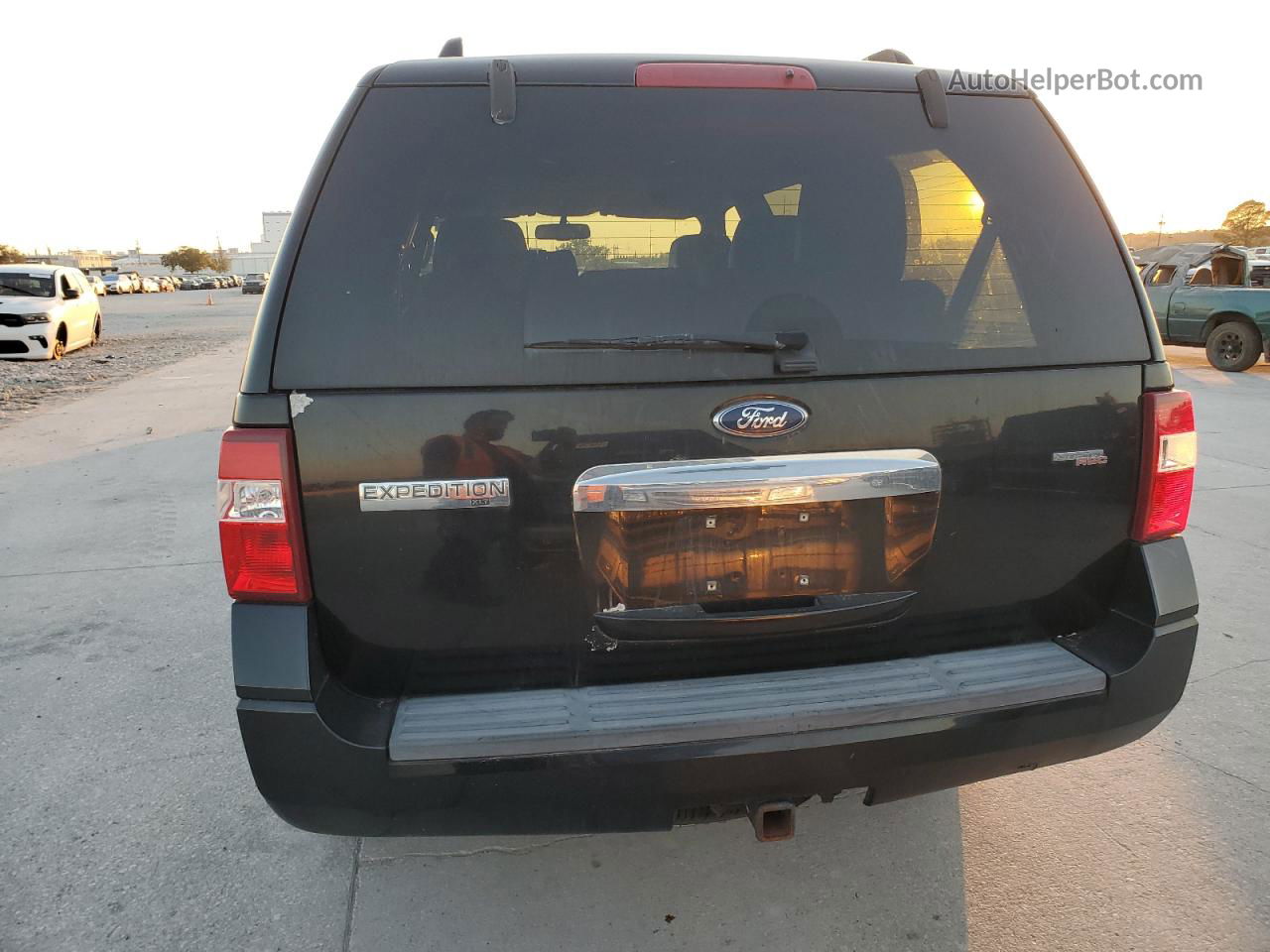 2008 Ford Expedition Xlt Black vin: 1FMFU16518LA18746