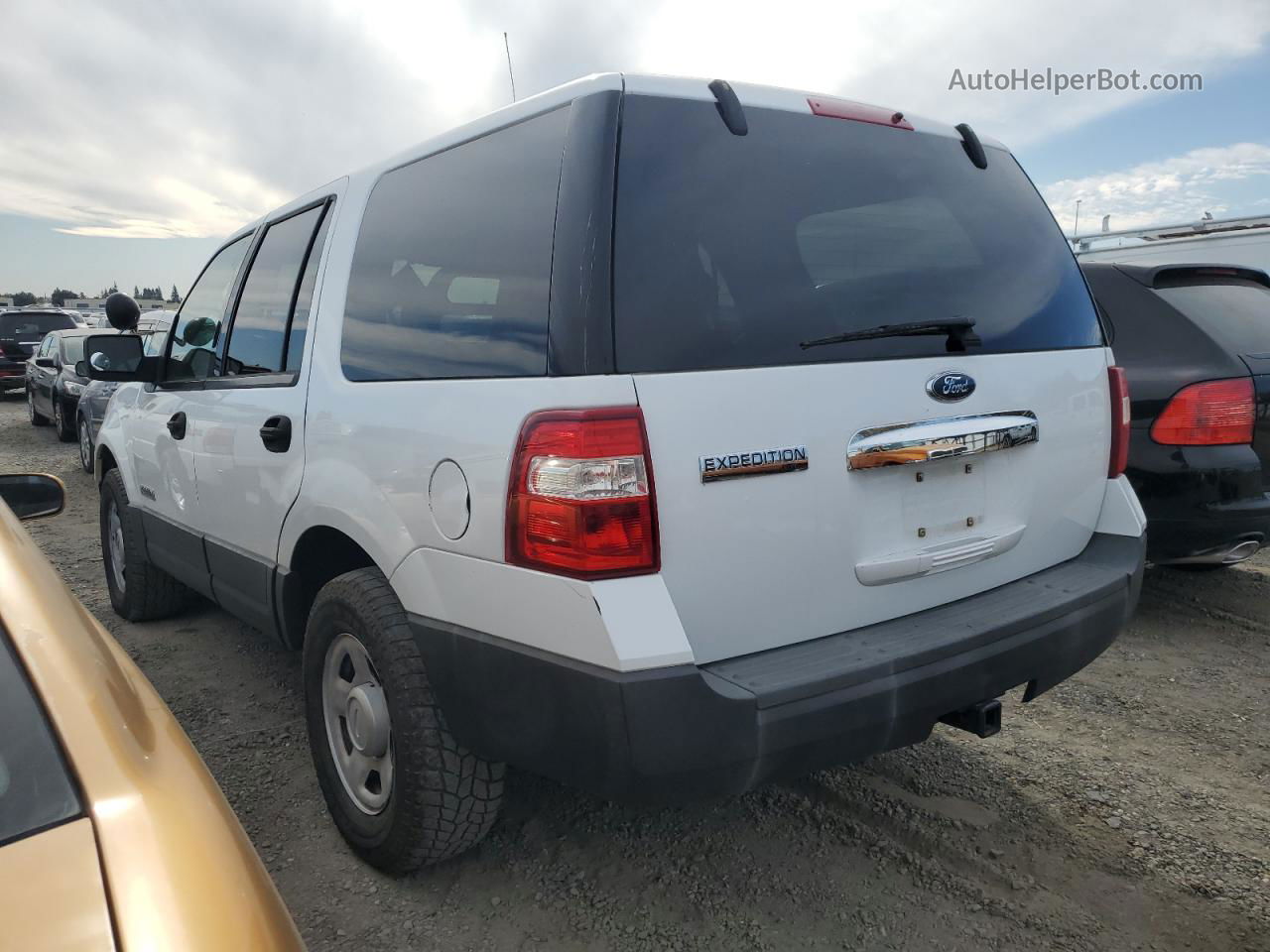 2007 Ford Expedition Xlt White vin: 1FMFU16537LA68059