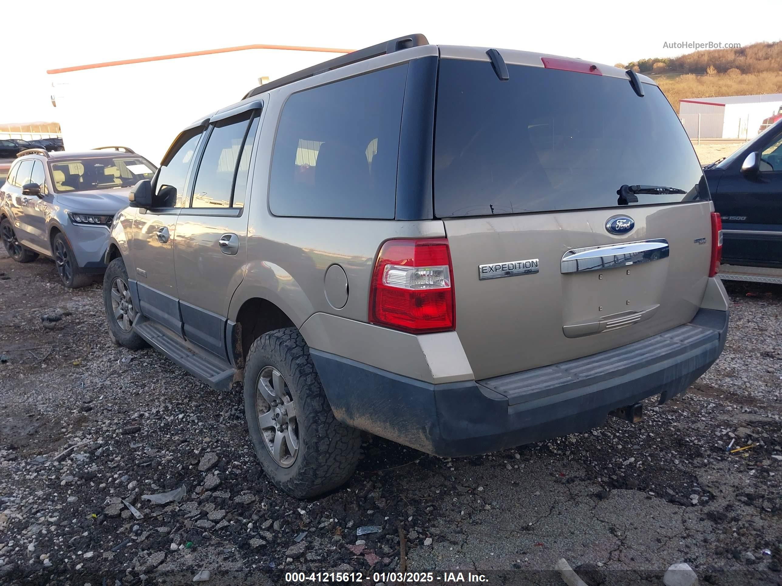 2007 Ford Expedition Xlt Золотой vin: 1FMFU16587LA96083