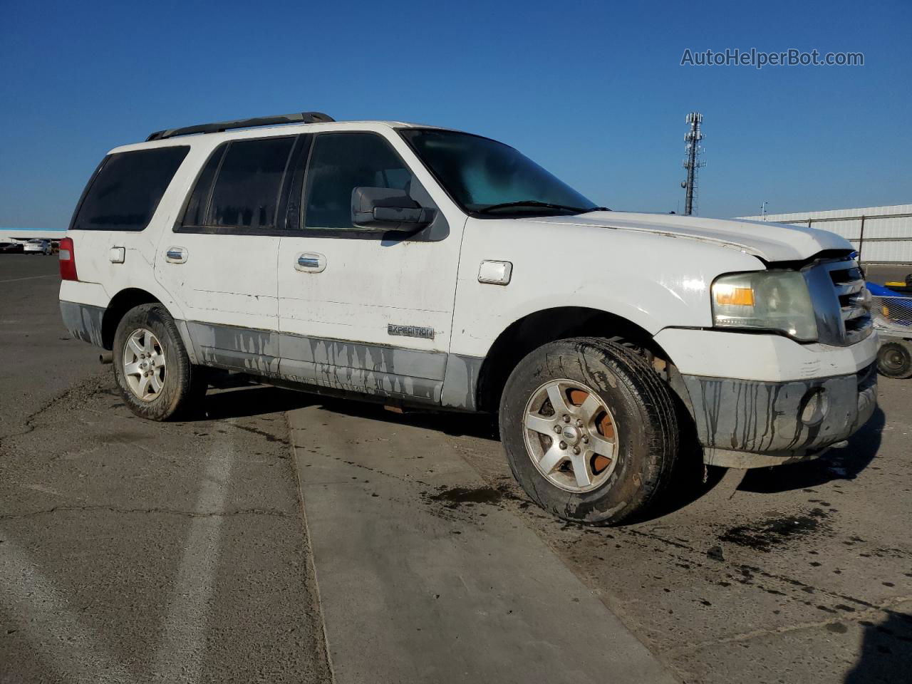 2007 Ford Expedition Xlt Белый vin: 1FMFU16597LA61603