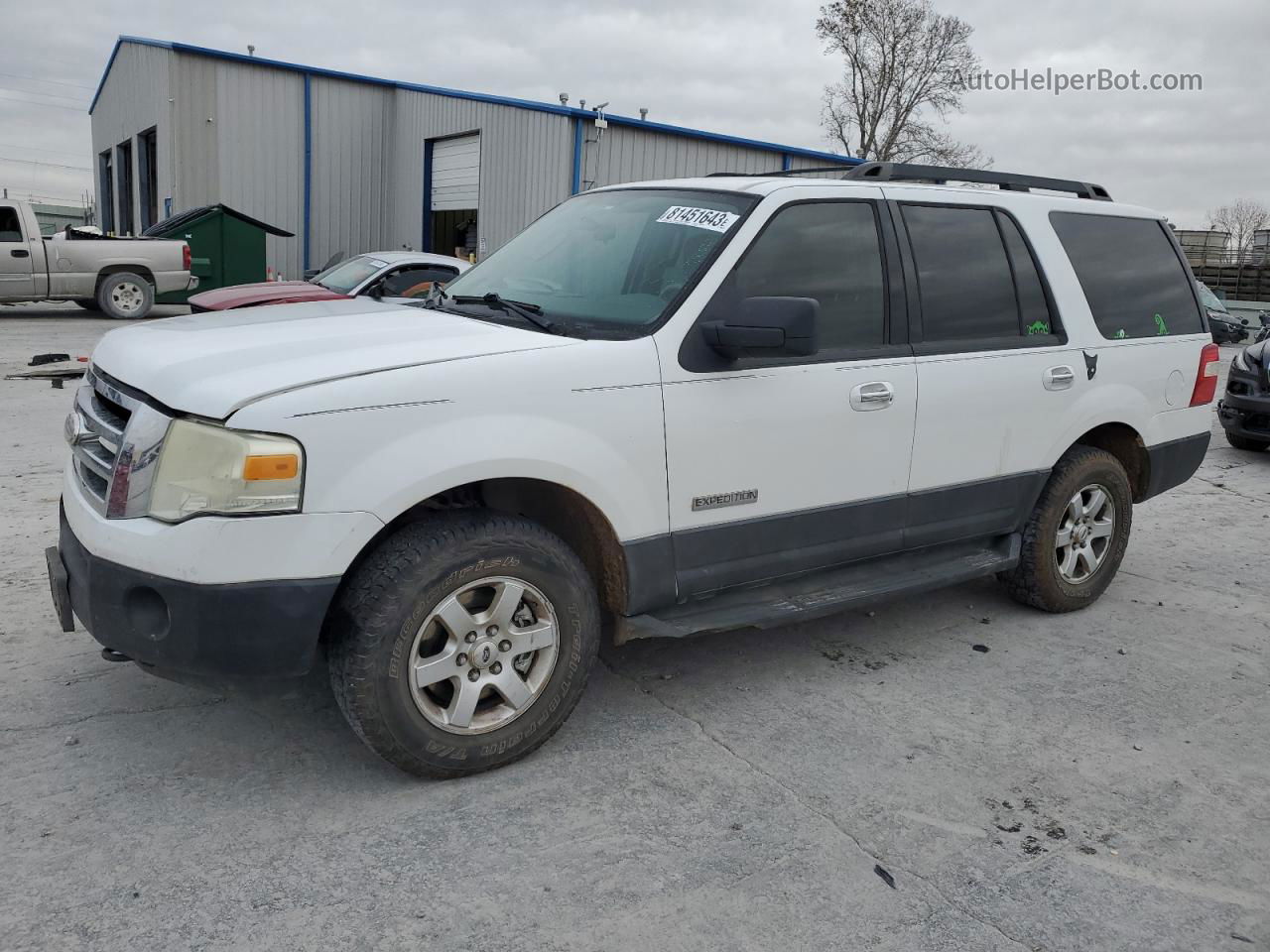 2007 Ford Expedition Xlt Белый vin: 1FMFU165X7LA16525