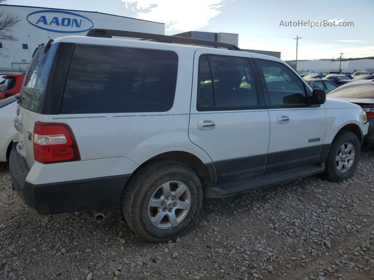 2007 Ford Expedition Xlt Белый vin: 1FMFU165X7LA16525