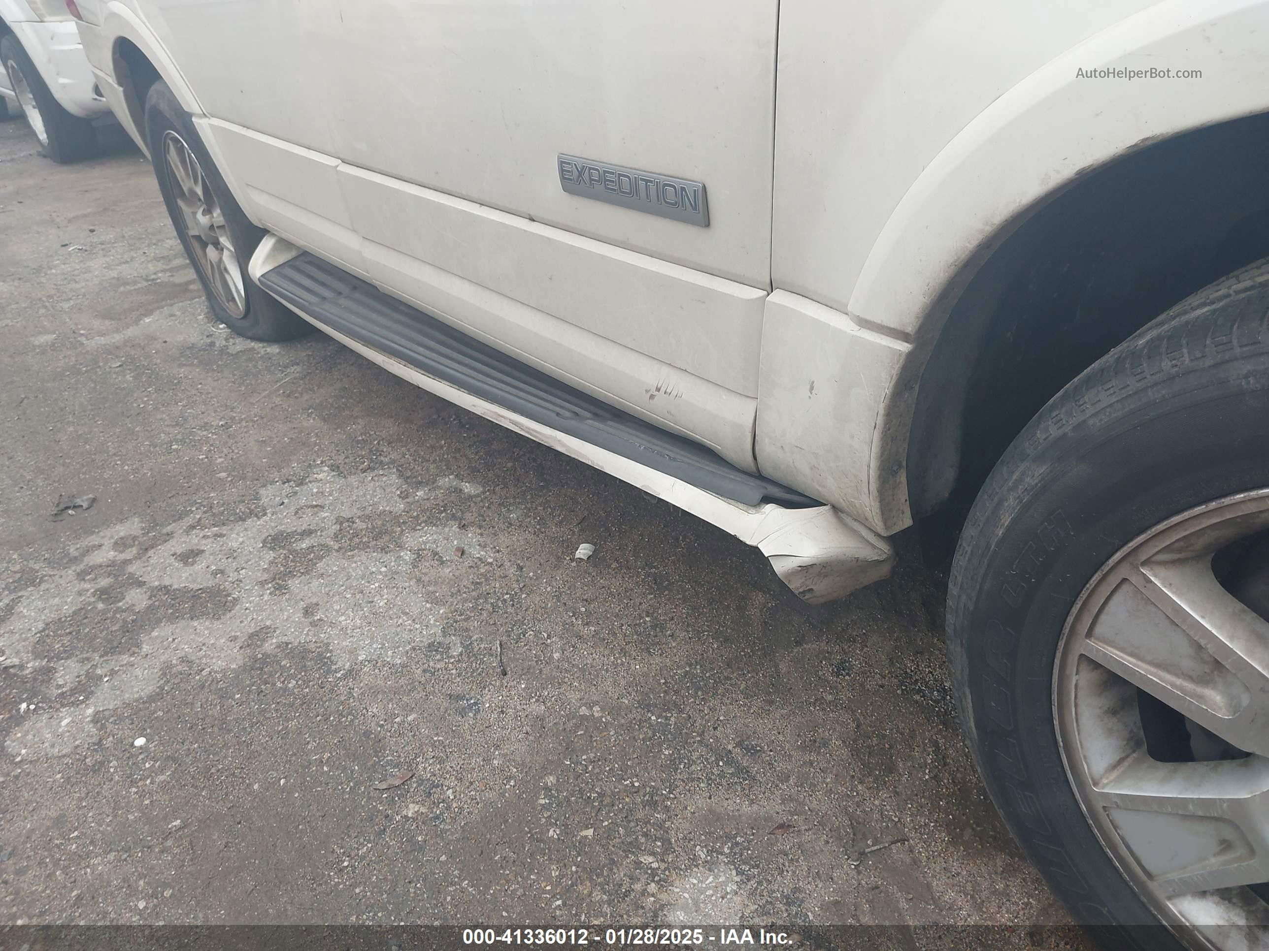 2007 Ford Expedition Limited Белый vin: 1FMFU20557LA50306