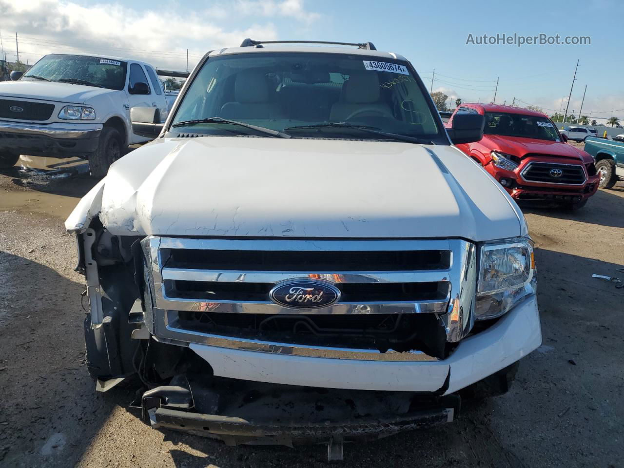 2012 Ford Expedition Xlt White vin: 1FMJU1H5XCEF40702