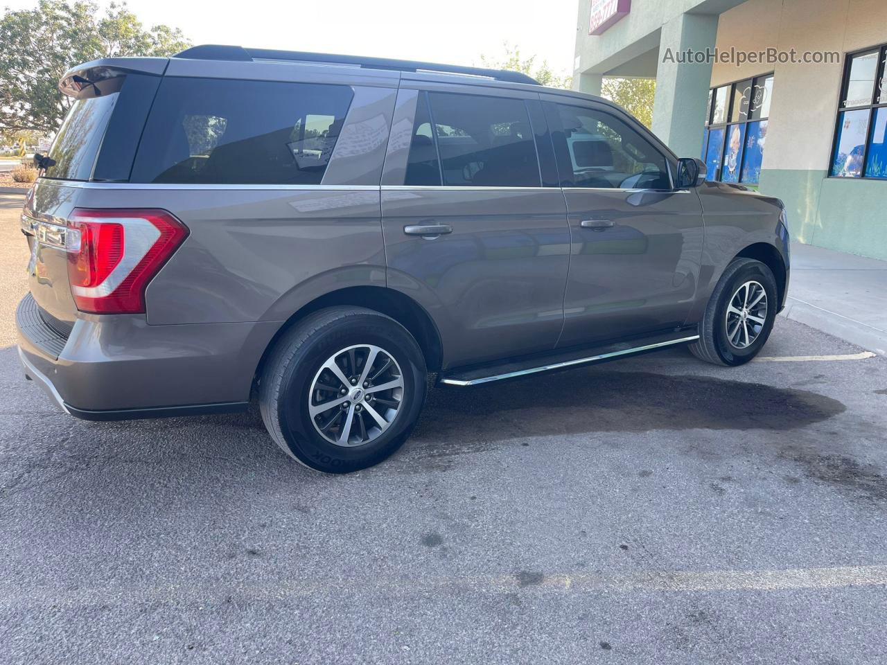 2018 Ford Expedition Xlt Gray vin: 1FMJU1HT1JEA04703