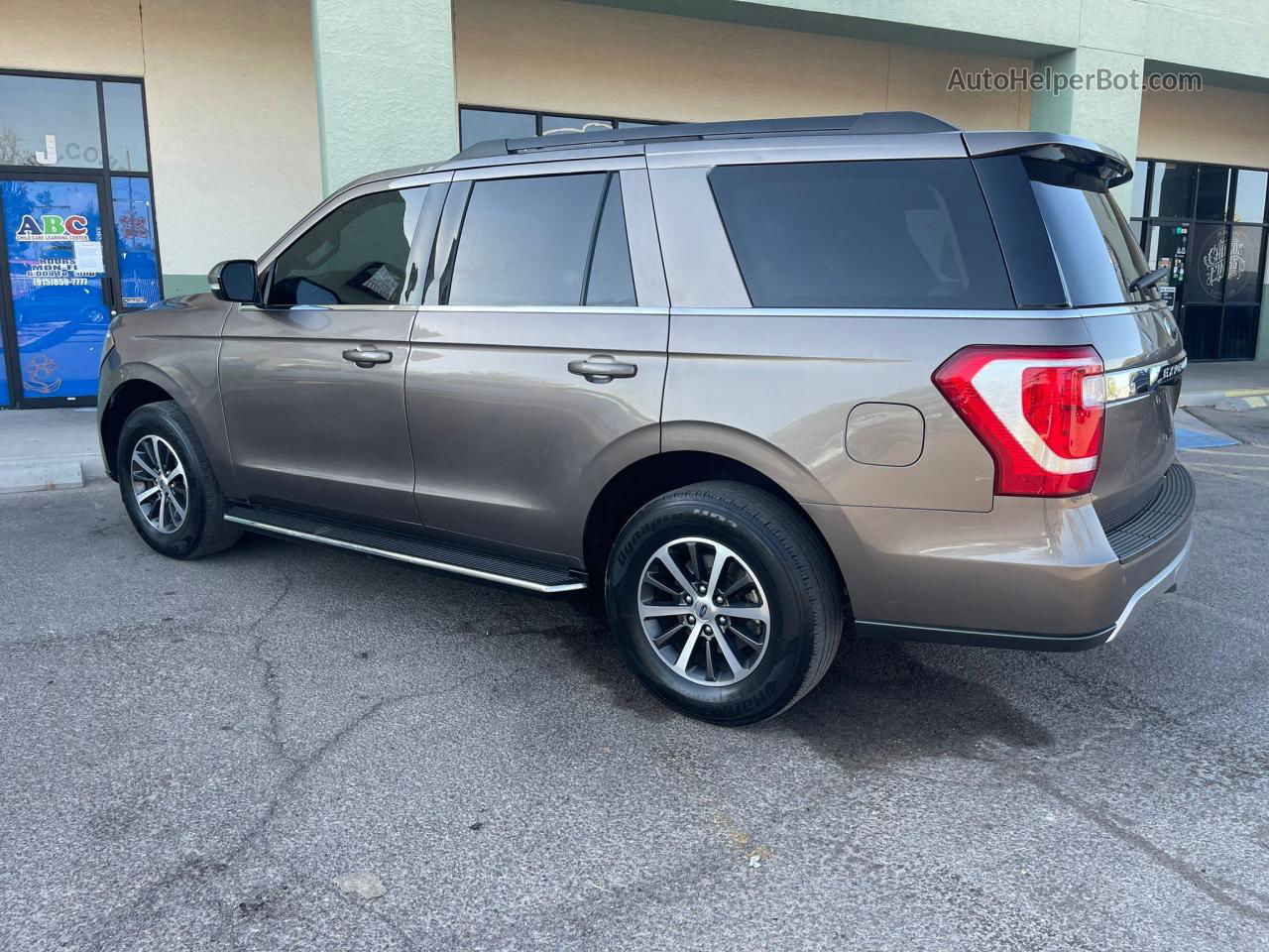 2018 Ford Expedition Xlt Gray vin: 1FMJU1HT1JEA04703