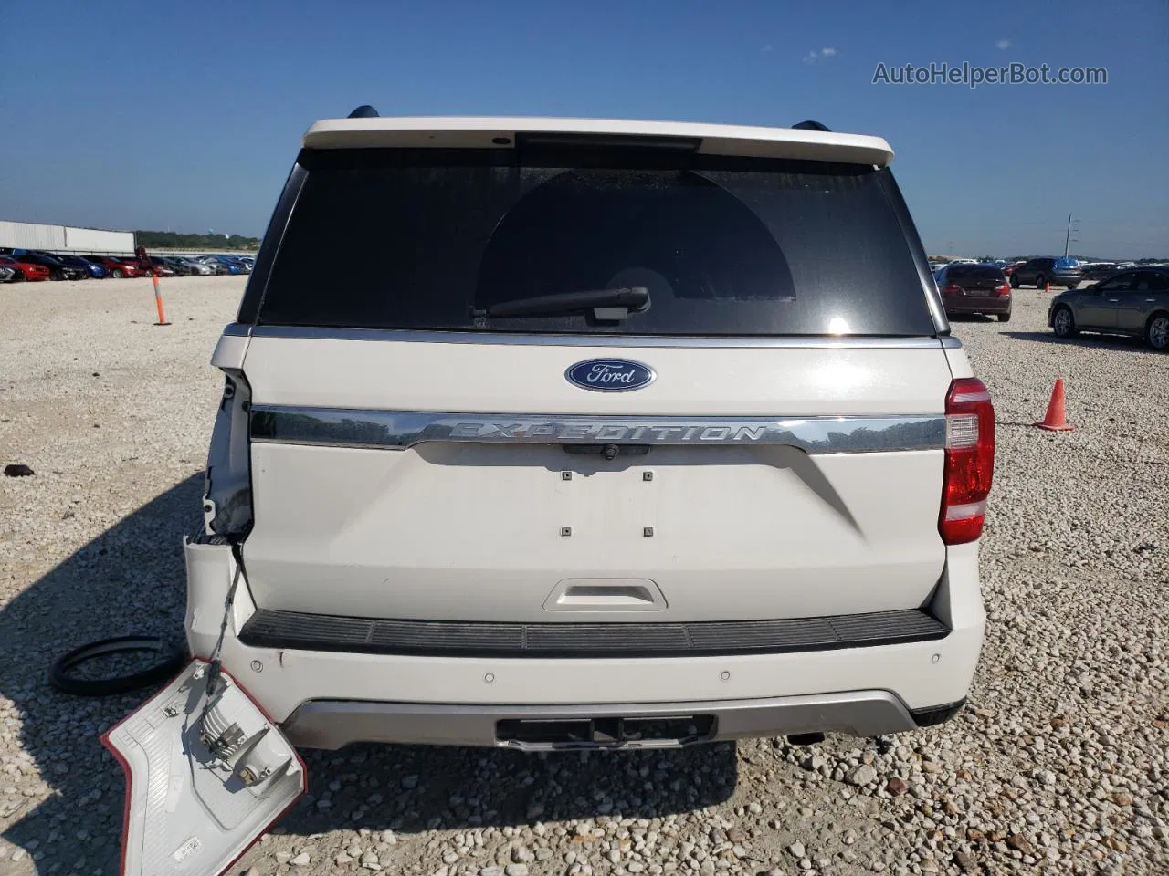 2018 Ford Expedition Xlt White vin: 1FMJU1HT1JEA68112