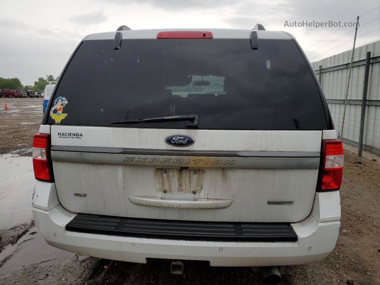 2017 Ford Expedition Xlt White vin: 1FMJU1HTXHEA63243