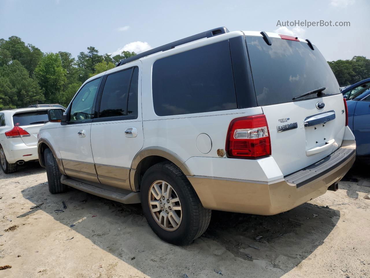 2012 Ford Expedition Xlt White vin: 1FMJU1J54CEF34002