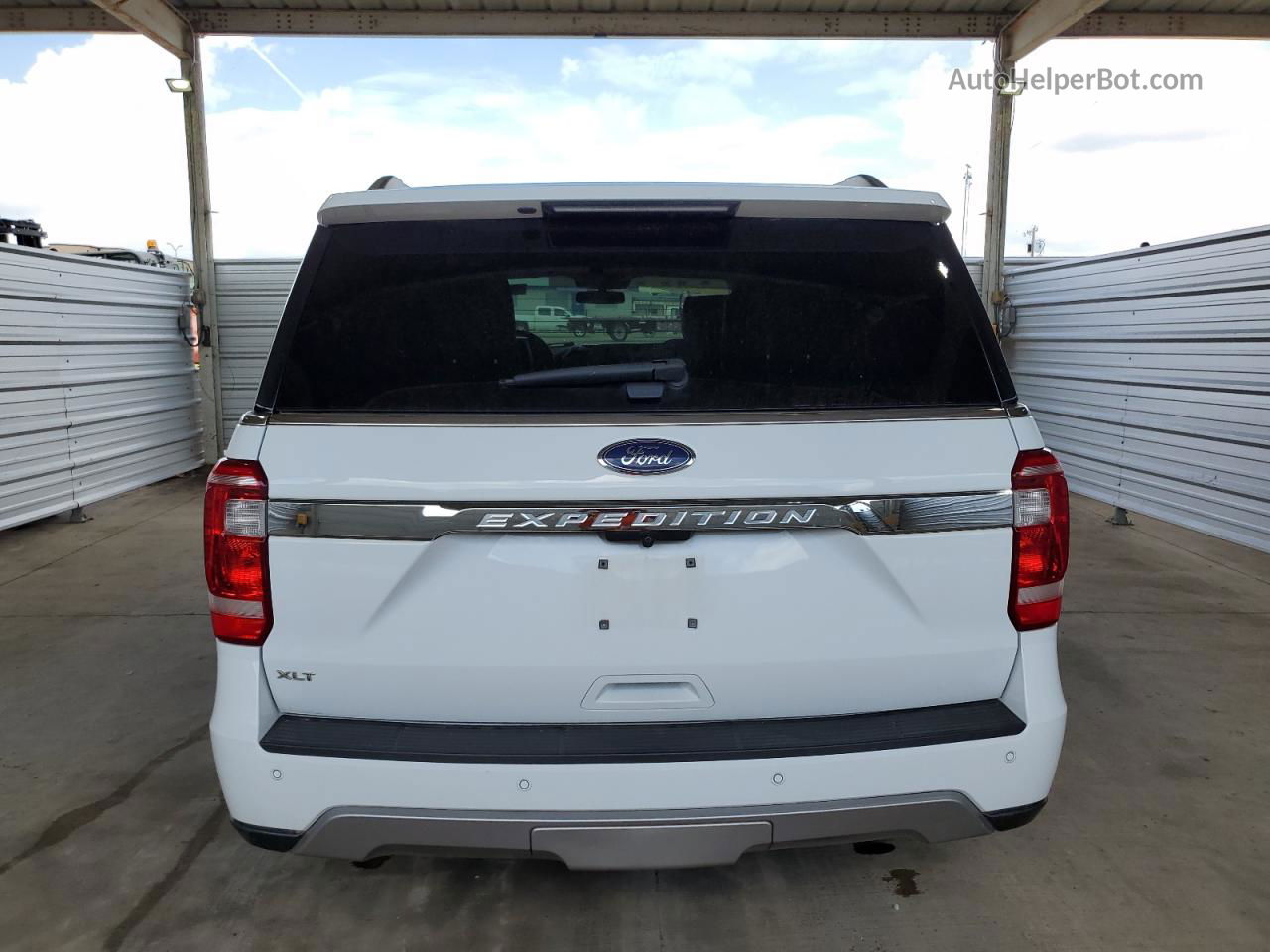 2018 Ford Expedition Xlt White vin: 1FMJU1JT2JEA53547