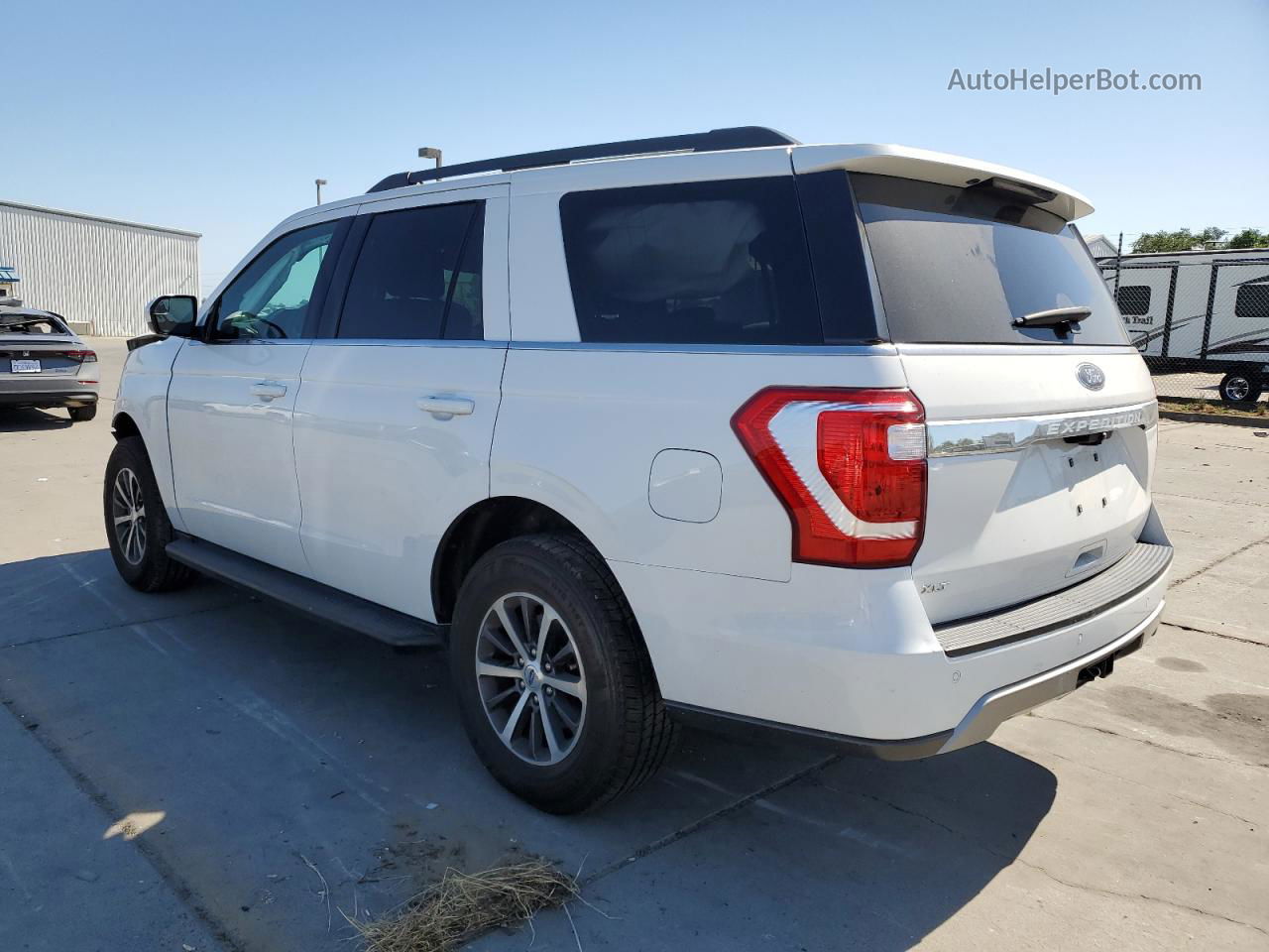 2018 Ford Expedition Xlt White vin: 1FMJU1JT7JEA30703