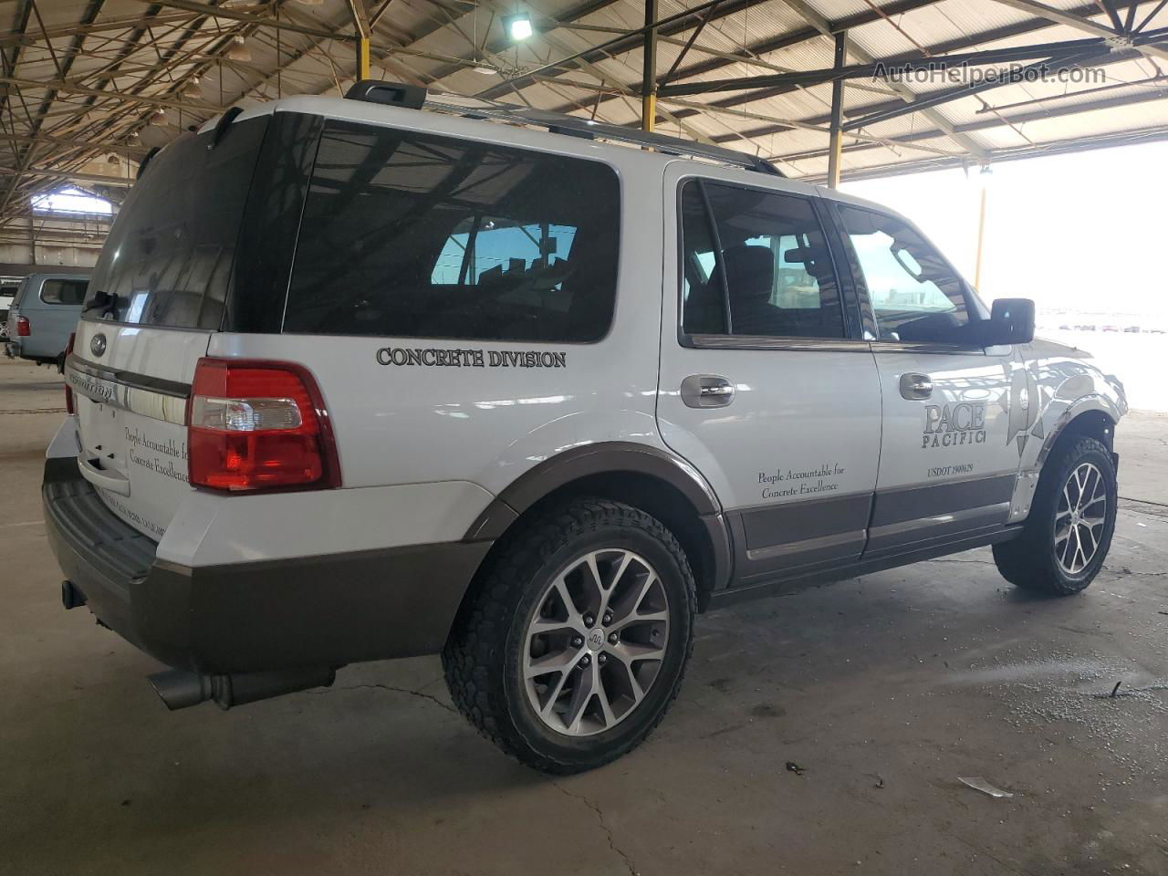 2017 Ford Expedition Xlt White vin: 1FMJU1JTXHEA83678