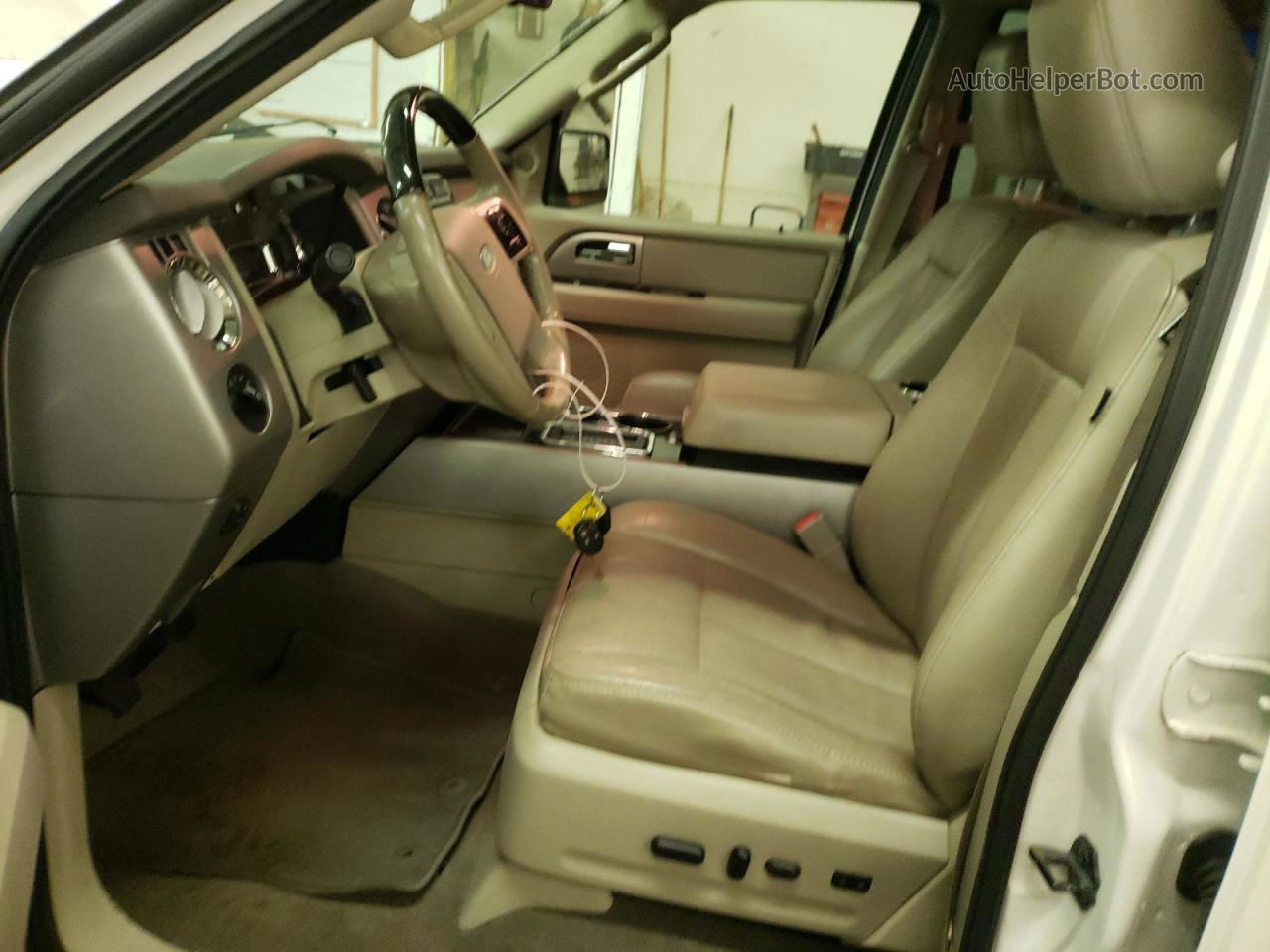 2012 Ford Expedition Limited Белый vin: 1FMJU2A59CEF09151