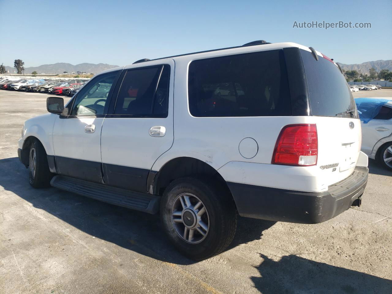 2003 Ford Expedition Xlt White vin: 1FMPU16L23LB57747