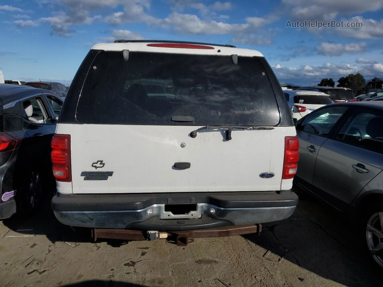 2000 Ford Expedition Xlt White vin: 1FMPU16L2YLB56430