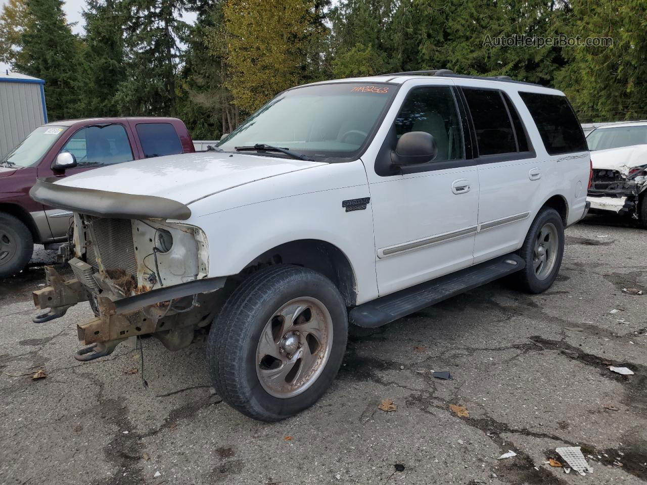 2000 Ford Expedition Xlt White vin: 1FMPU16L2YLB78914