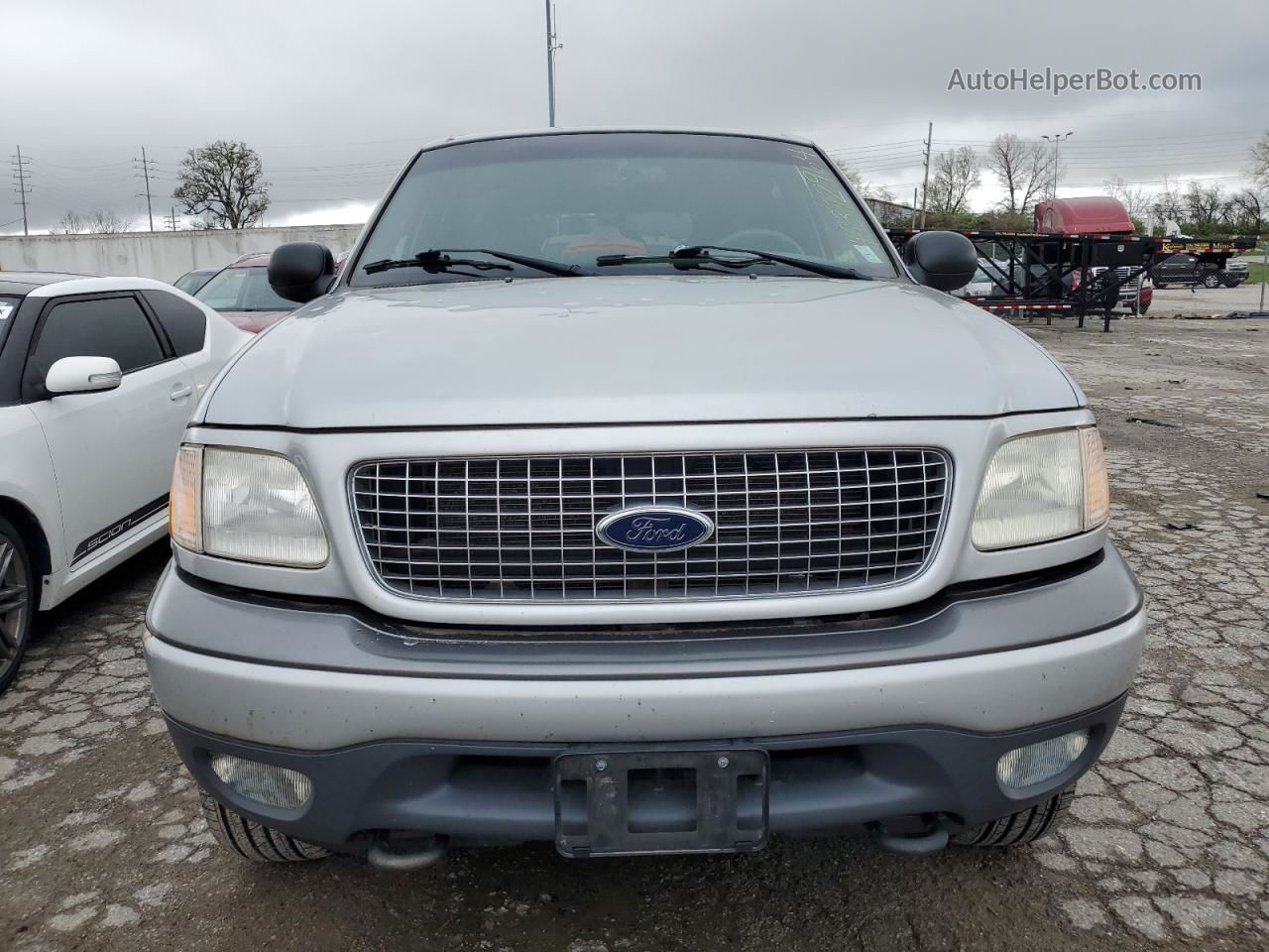 2001 Ford Expedition Xlt Серебряный vin: 1FMPU16L31LA04422