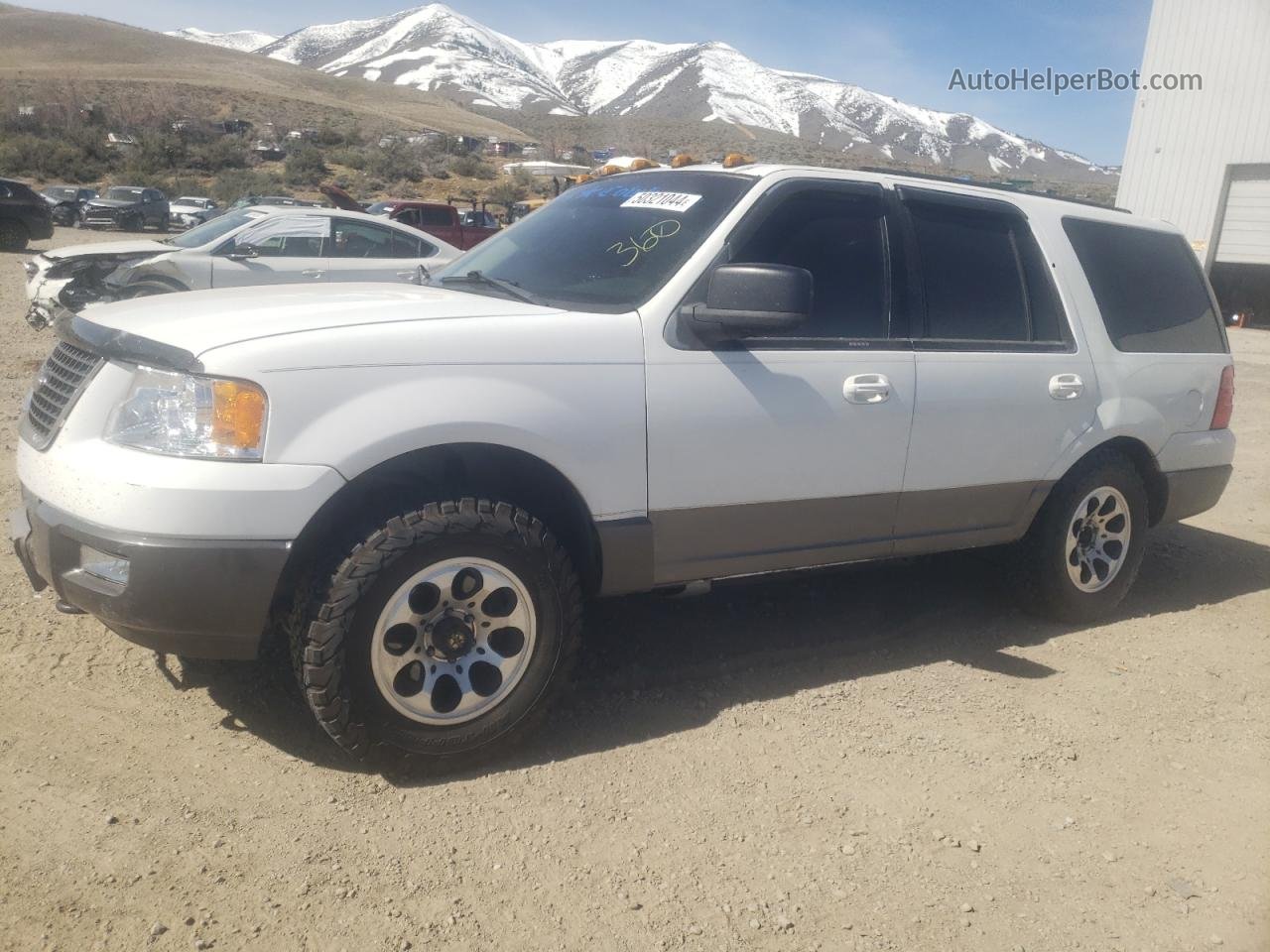 2003 Ford Expedition Xlt White vin: 1FMPU16L43LC08066