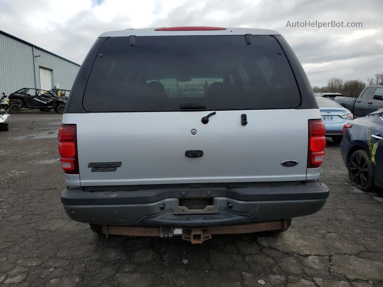 2000 Ford Expedition Xlt Silver vin: 1FMPU16LXYLB04270