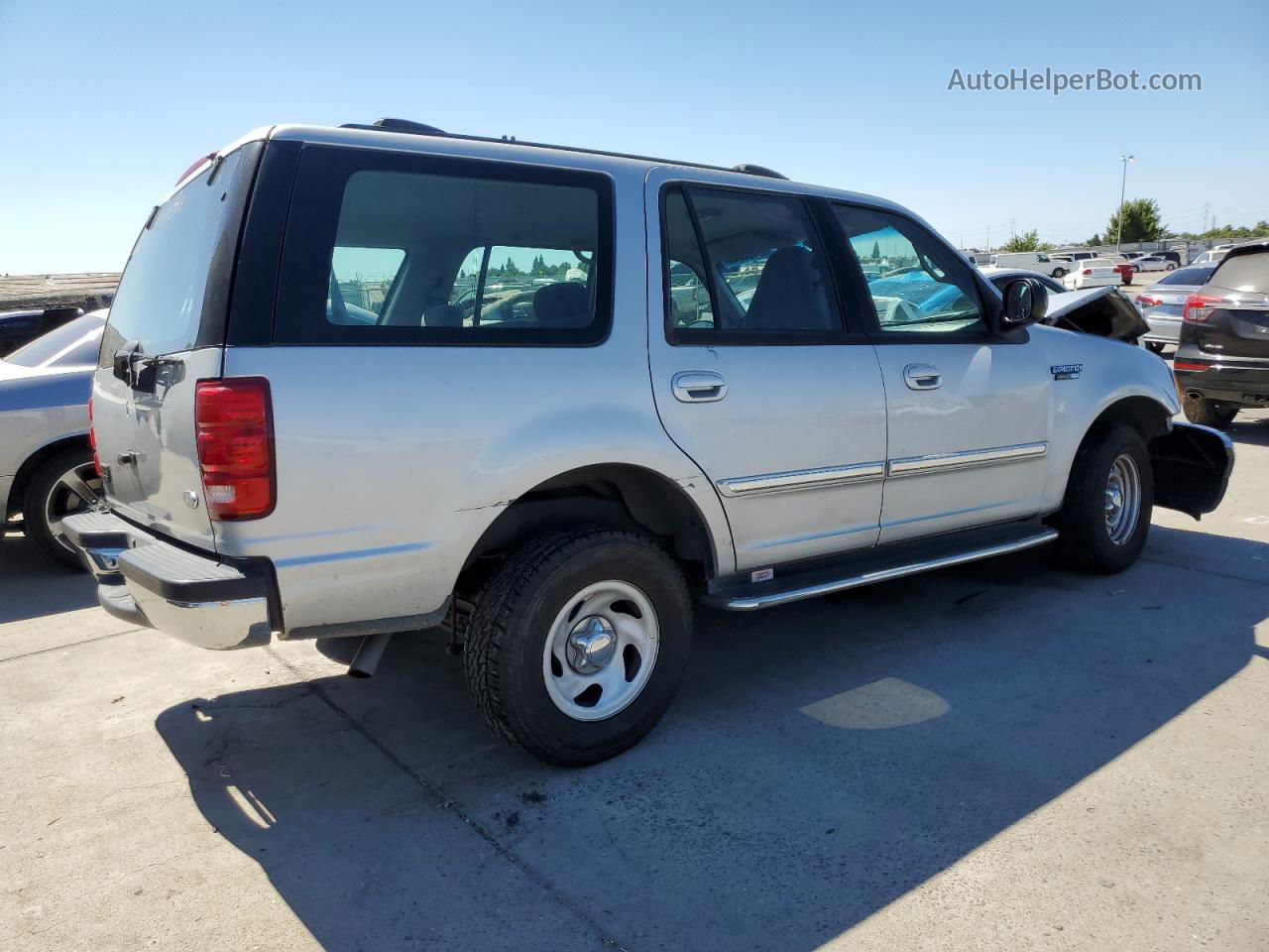 2000 Ford Expedition Xlt Silver vin: 1FMRU1562YLA49950