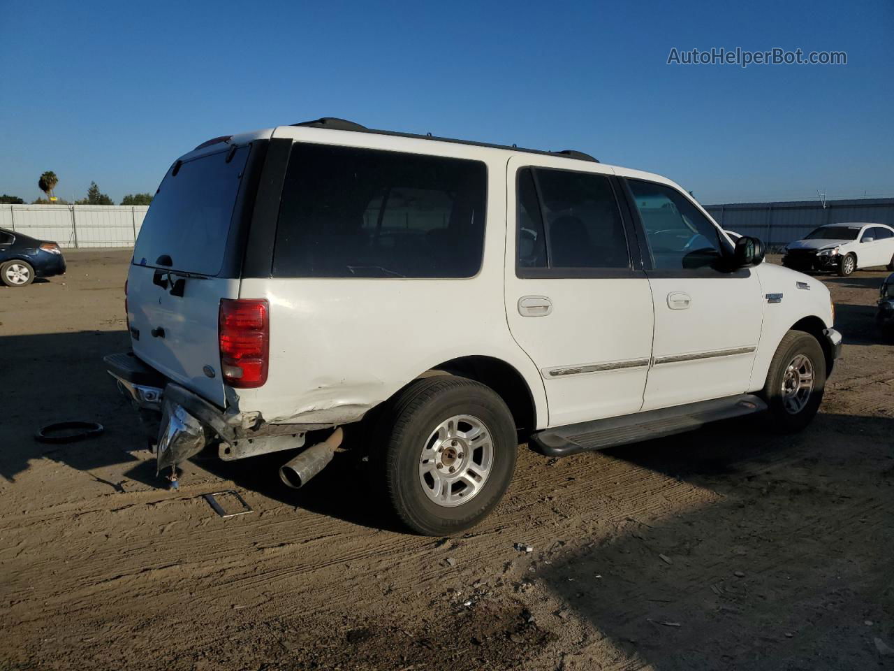 2000 Ford Expedition Xlt White vin: 1FMRU1564YLA17307