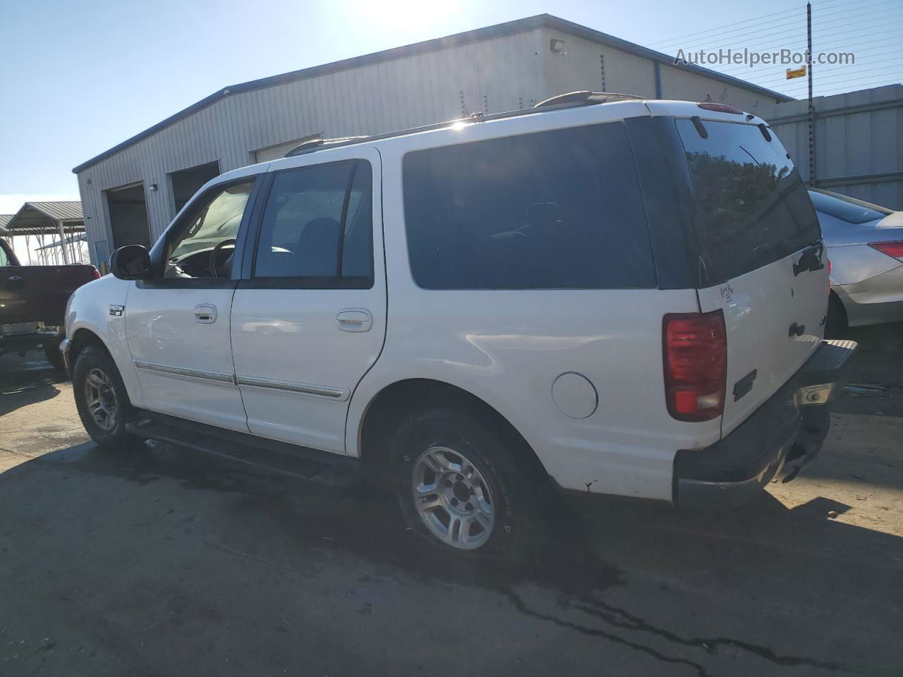 2001 Ford Expedition Xlt White vin: 1FMRU15W61LA57782