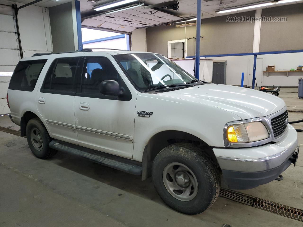 2000 Ford Expedition Xlt White vin: 1FMRU1666YLB52190