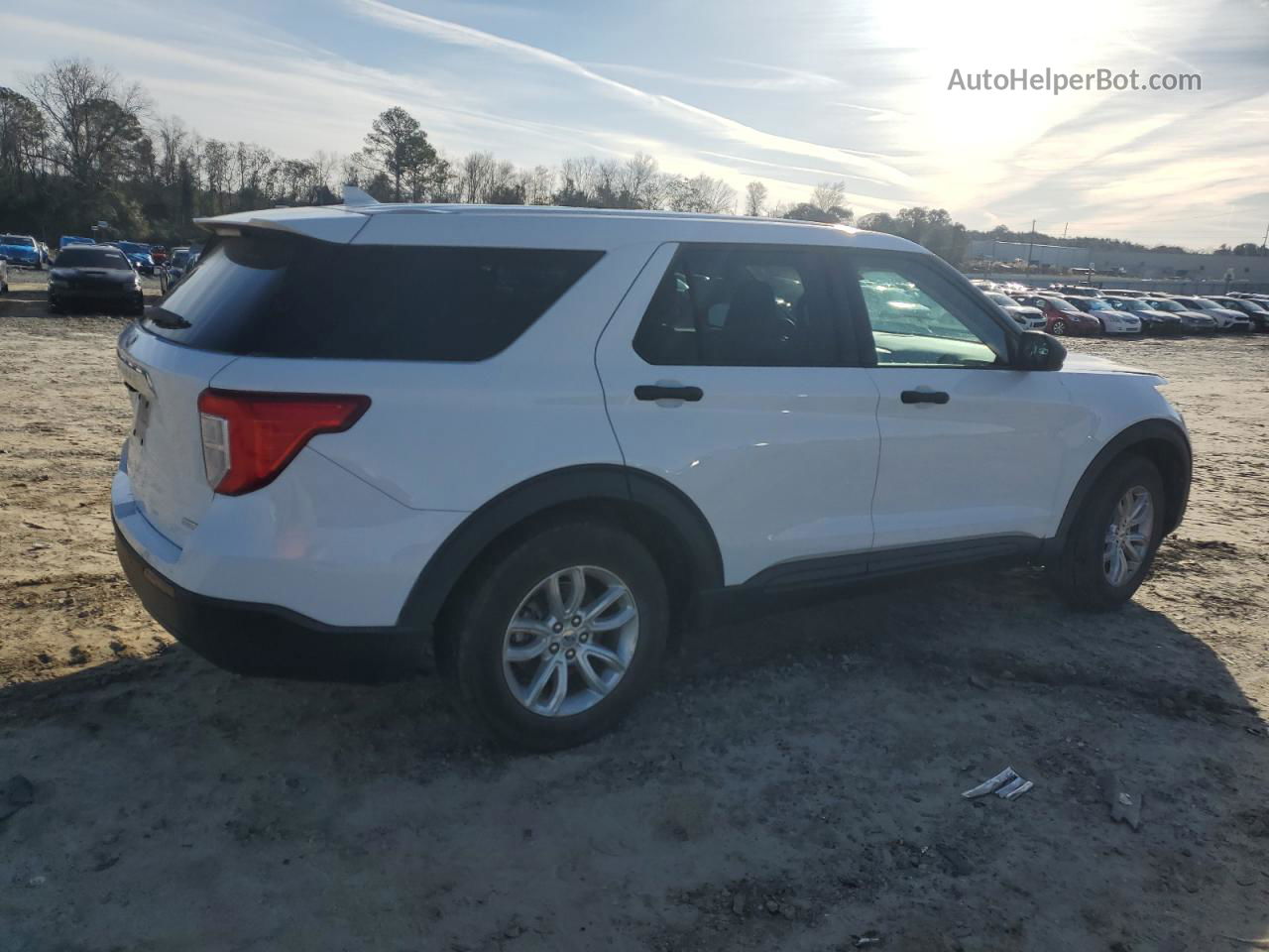 2020 Ford Explorer  White vin: 1FMSK7BH1LGB60524