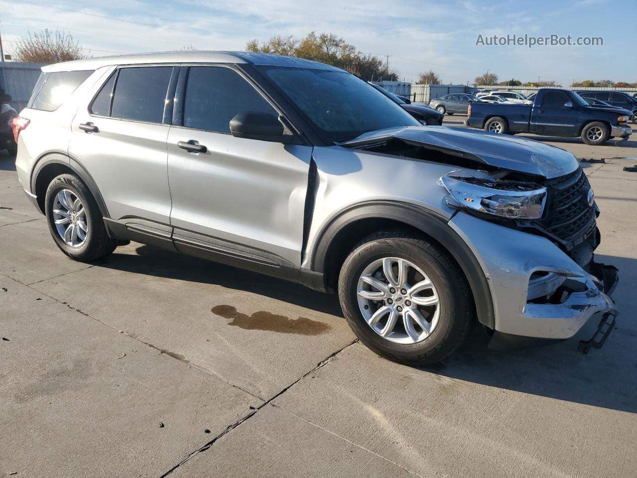 2021 Ford Explorer  Silver vin: 1FMSK7BH1MGA40160