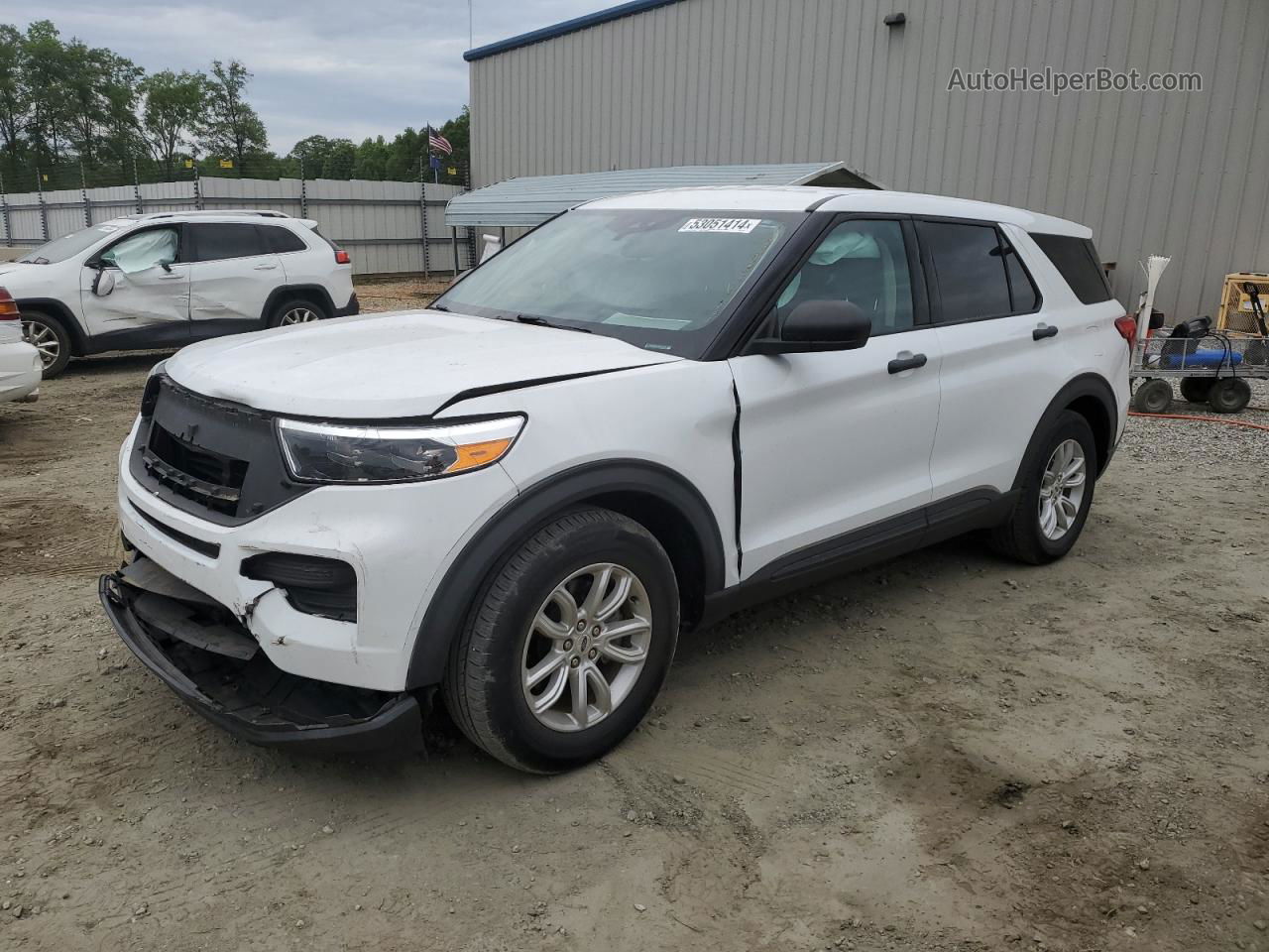 2021 Ford Explorer  White vin: 1FMSK7BH1MGA41857