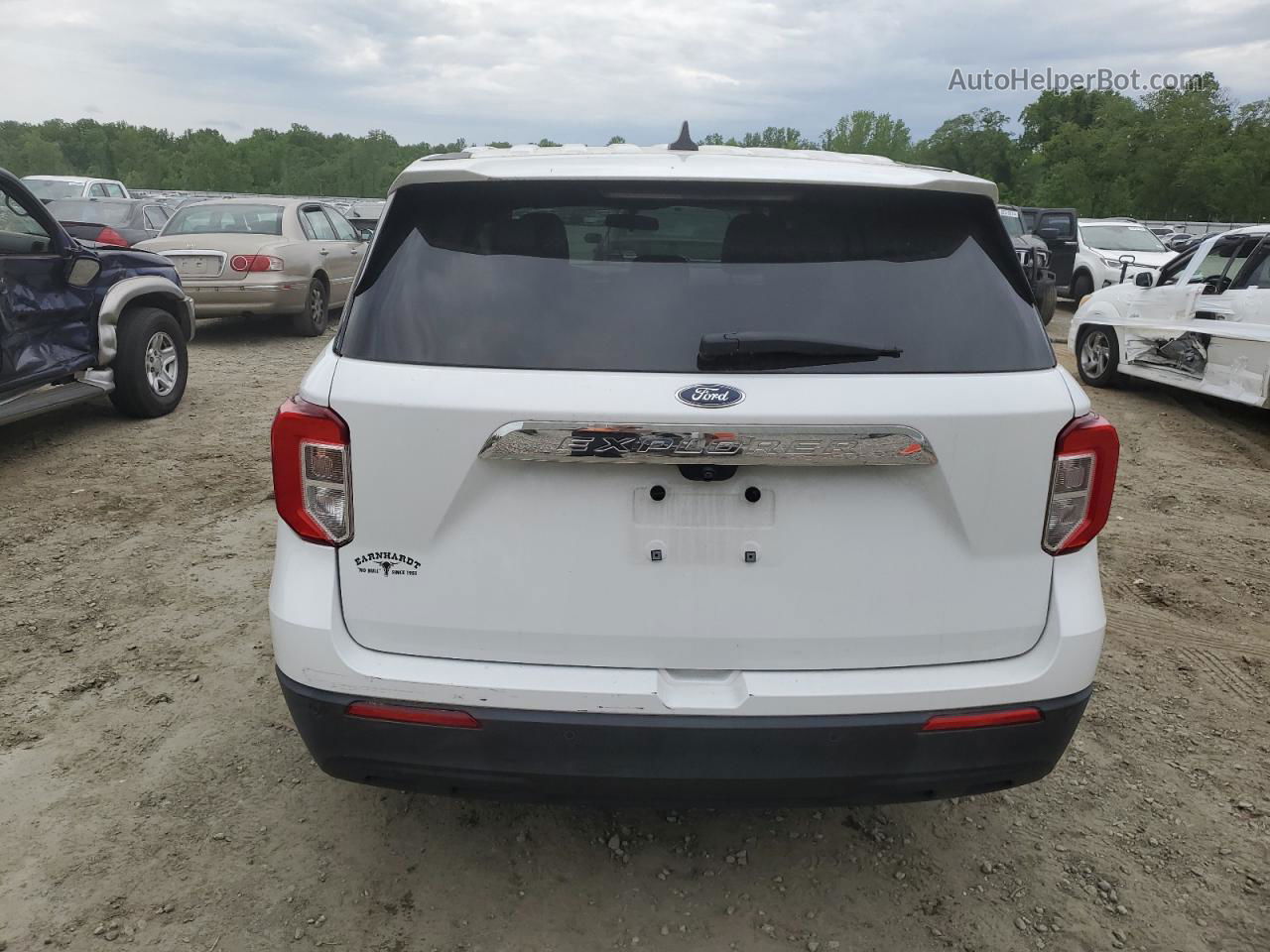 2021 Ford Explorer  White vin: 1FMSK7BH1MGA41857