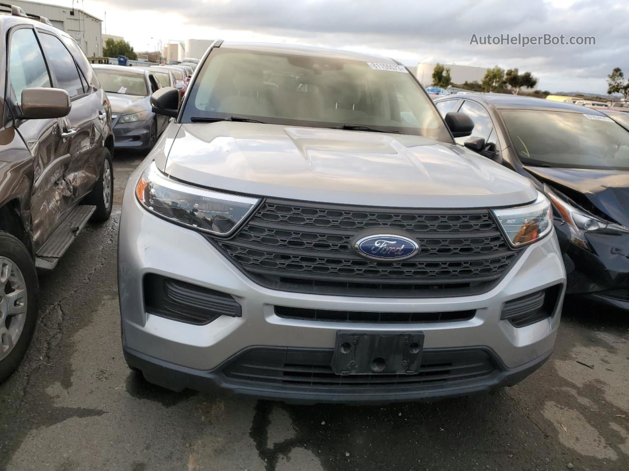 2021 Ford Explorer  Silver vin: 1FMSK7BH2MGA06177