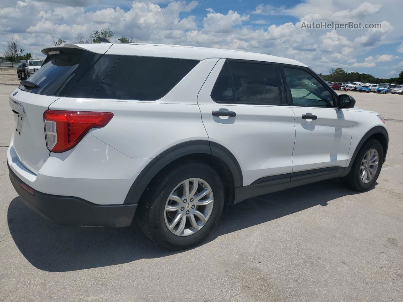 2021 Ford Explorer  White vin: 1FMSK7BH6MGB11918