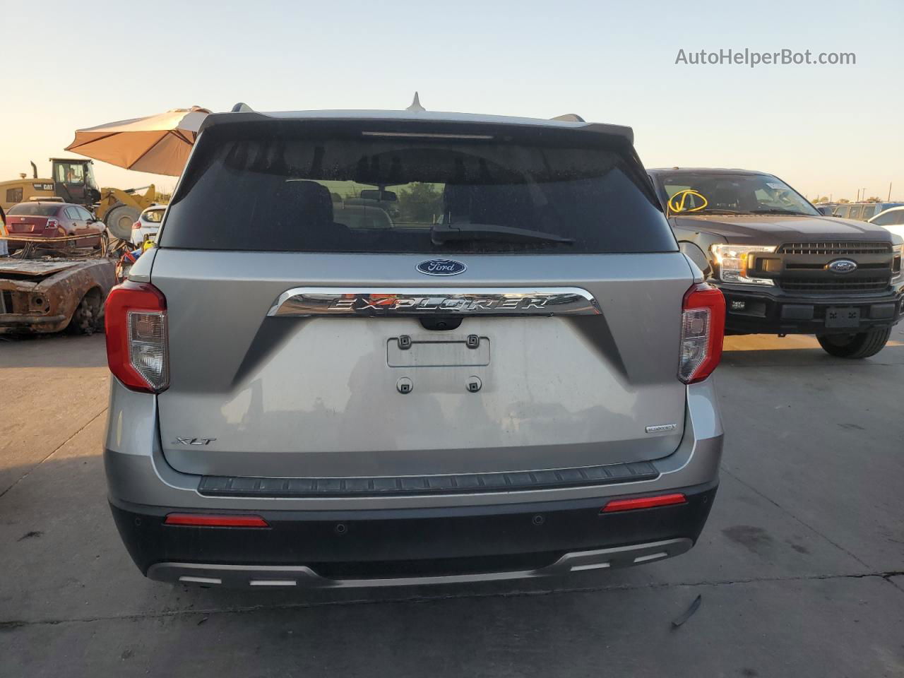 2020 Ford Explorer Xlt Silver vin: 1FMSK7DH3LGA14171