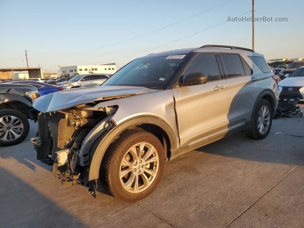 2020 Ford Explorer Xlt Серебряный vin: 1FMSK7DH3LGA14171