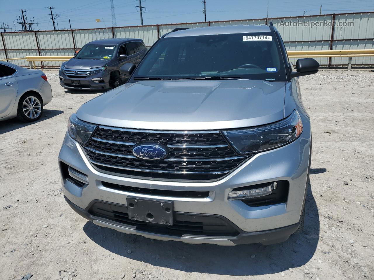 2020 Ford Explorer Xlt Серебряный vin: 1FMSK7DHXLGA91569