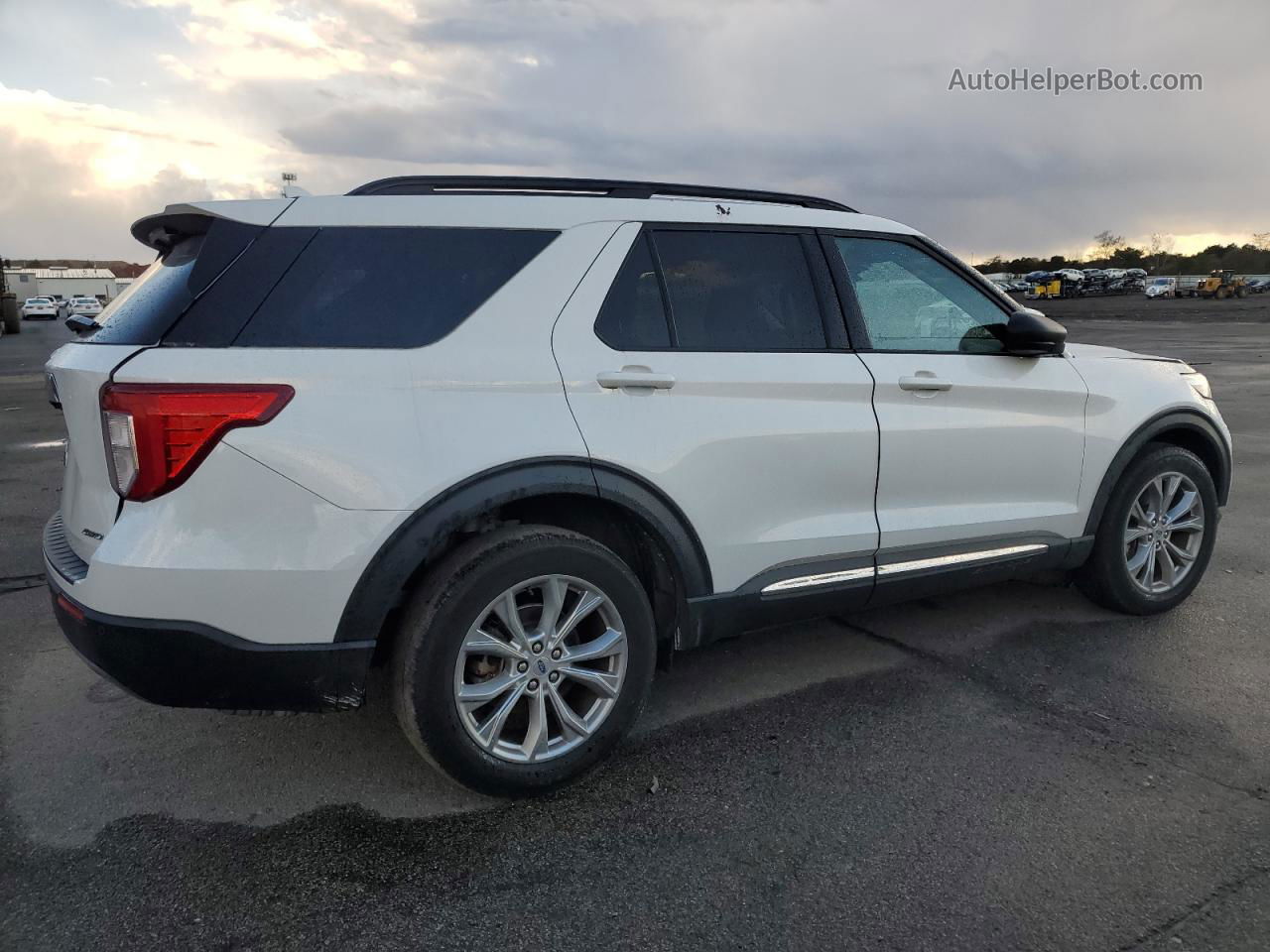 2021 Ford Explorer Xlt Белый vin: 1FMSK8DH6MGA36141