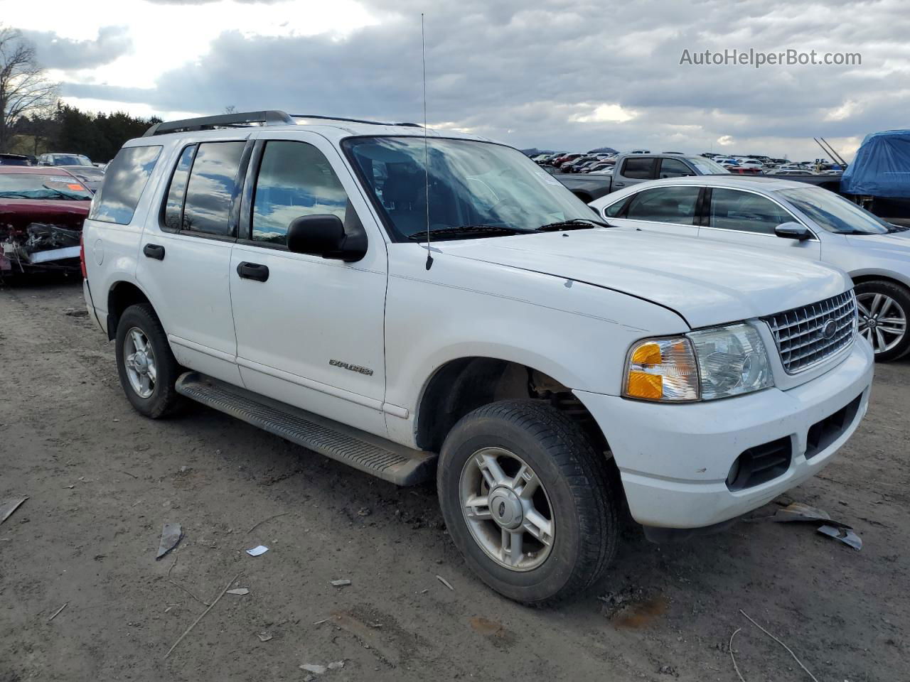 2005 Ford Explorer Xlt White vin: 1FMZU63KX5UB58661