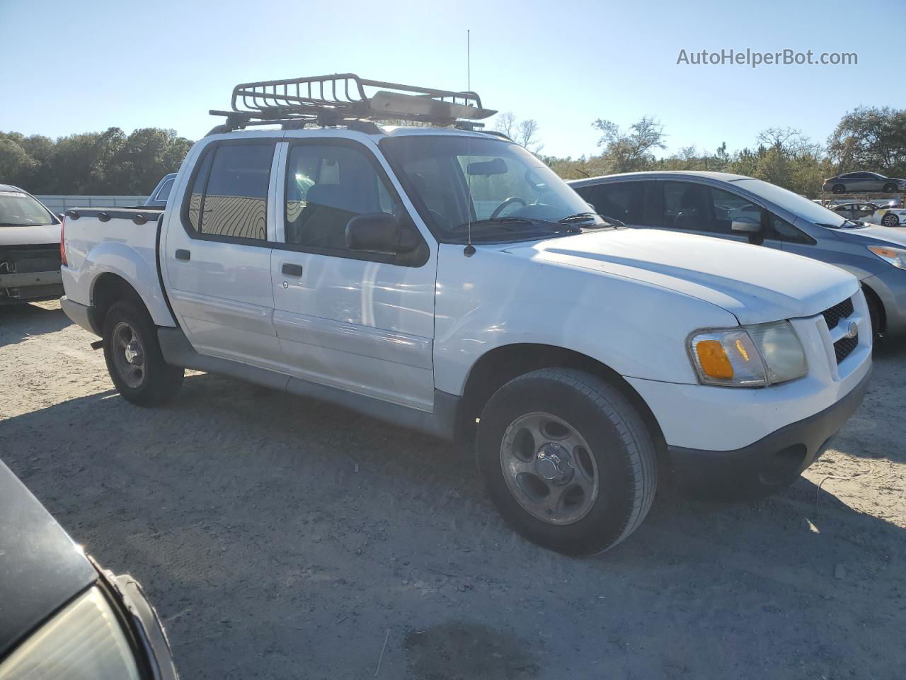 2005 Ford Explorer Sport Trac  White vin: 1FMZU67K05UA23540