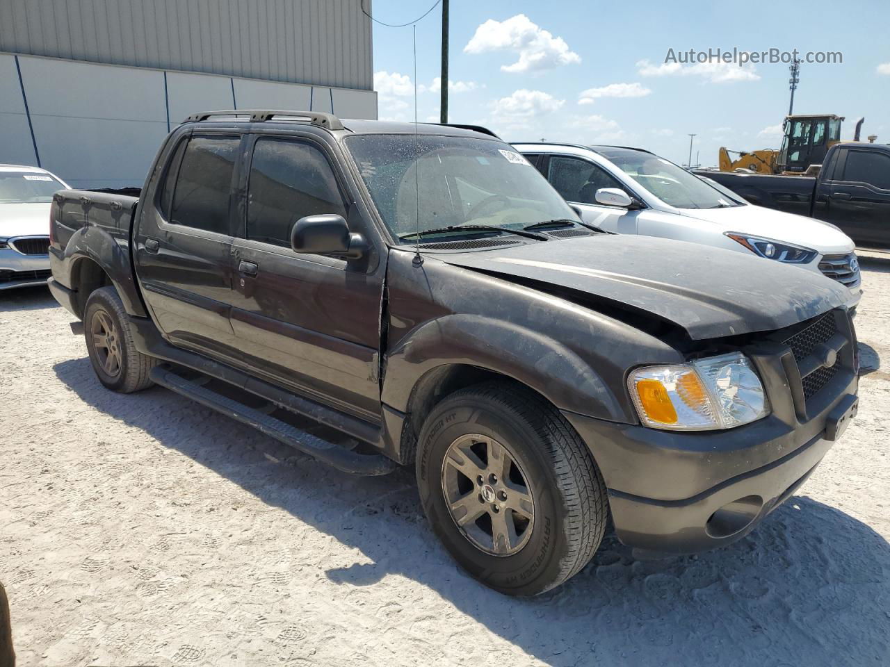 2005 Ford Explorer Sport Trac  Gray vin: 1FMZU67K15UA98165