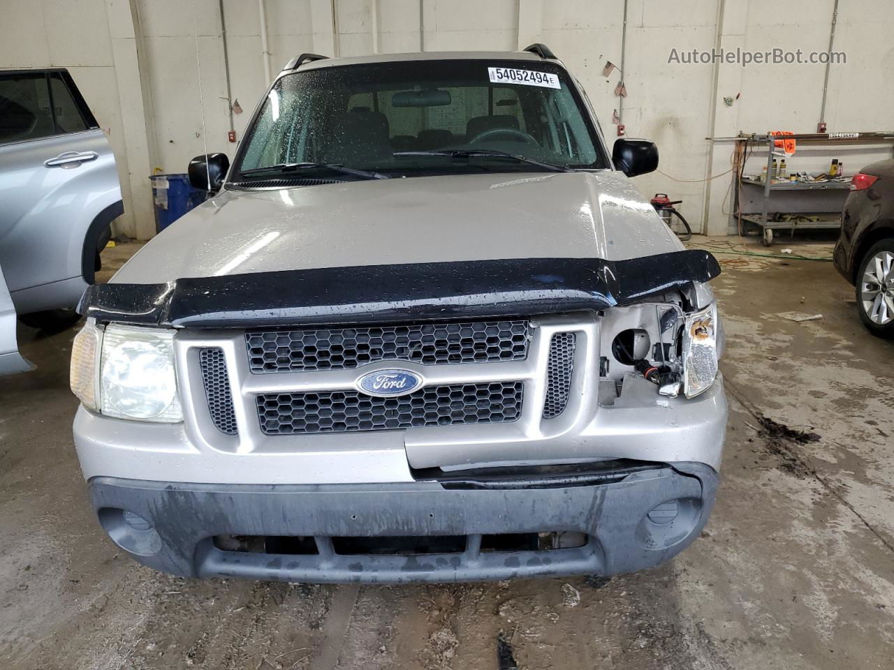 2005 Ford Explorer Sport Trac  Silver vin: 1FMZU67K65UB69733