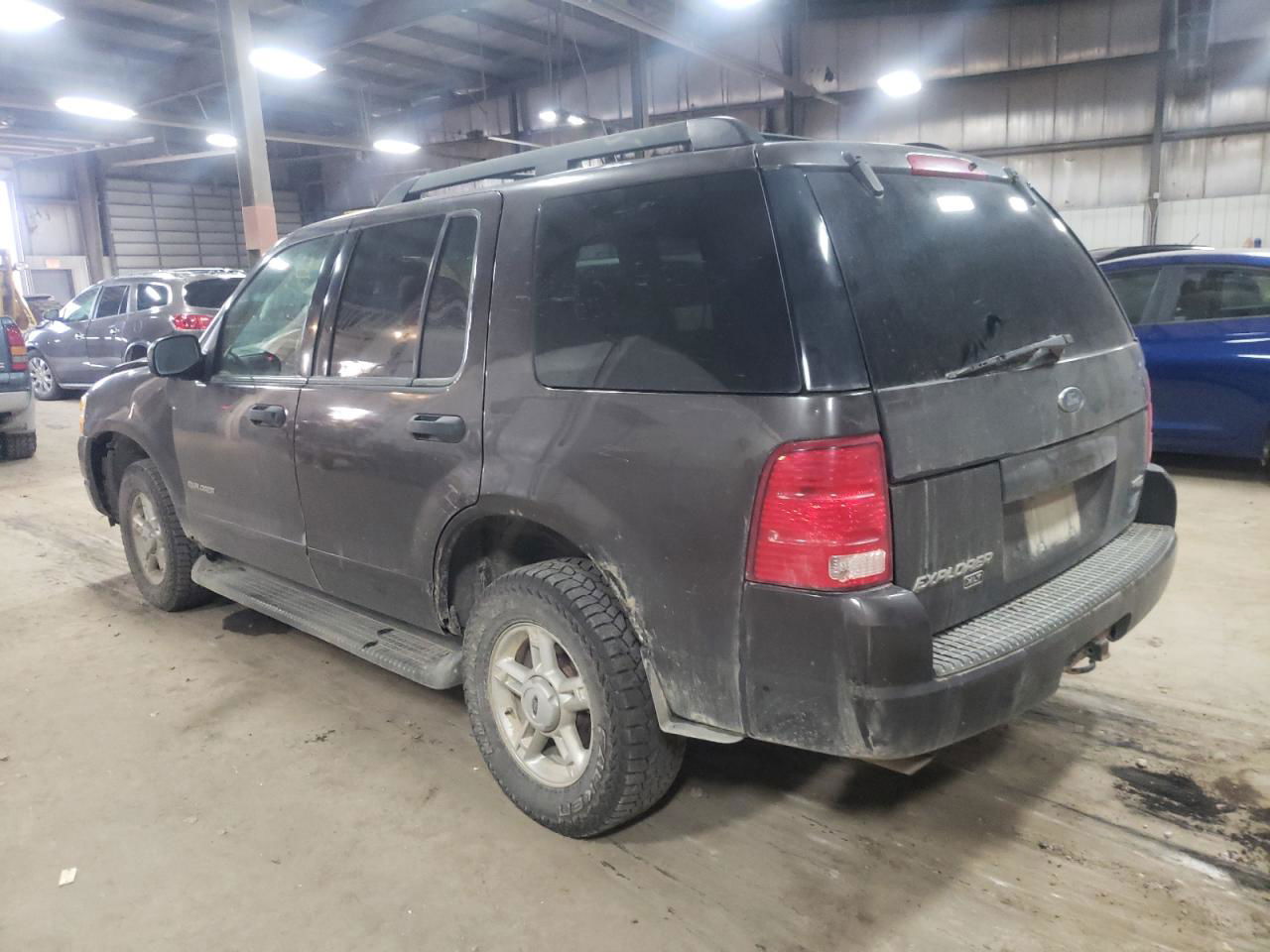 2005 Ford Explorer Xlt Gray vin: 1FMZU73E25UB86325