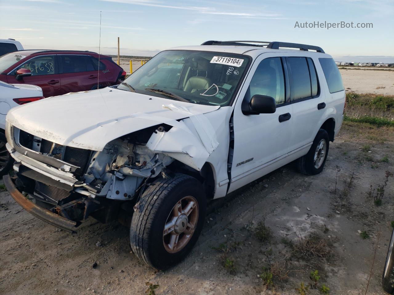 2005 Ford Explorer Xlt White vin: 1FMZU73K15UA74783