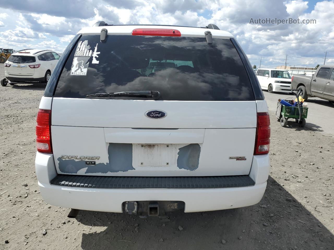 2005 Ford Explorer Xlt White vin: 1FMZU73K15UB17342