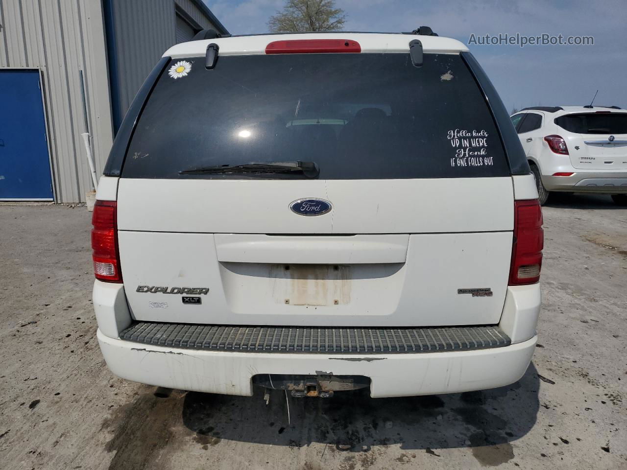 2005 Ford Explorer Xlt White vin: 1FMZU73K55UB41515